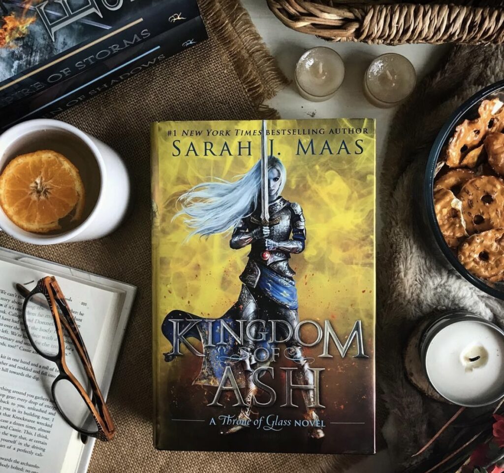 Sarah J Maas book series