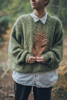 fall colored sweaters for fall fashion at thanksgiving