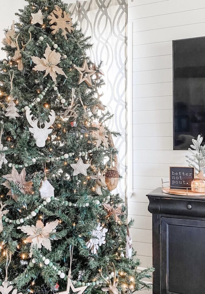 western christmas tree ideas with cowboy ornaments