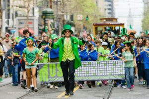 15 Simple DIY St. Patricks Day Outfit Ideas & Inspiration - The