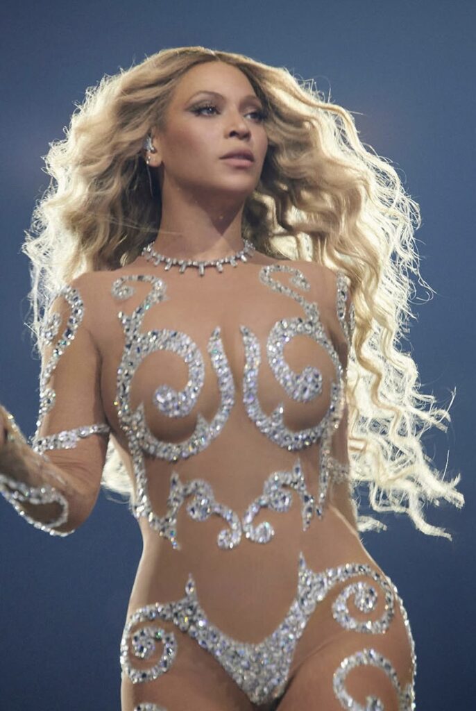Beyoncé sparkly stage bodysuit—Bodyodyodysuit inspired Halloween costume idea for fans and party looks | Slowestuff.com