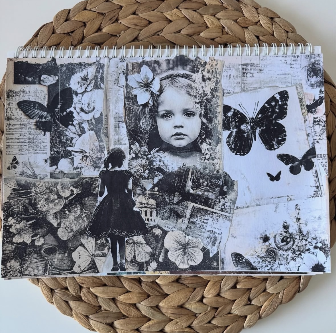 25 Striking Black and White Scrapbook Ideas & Junk Journal Layouts ...